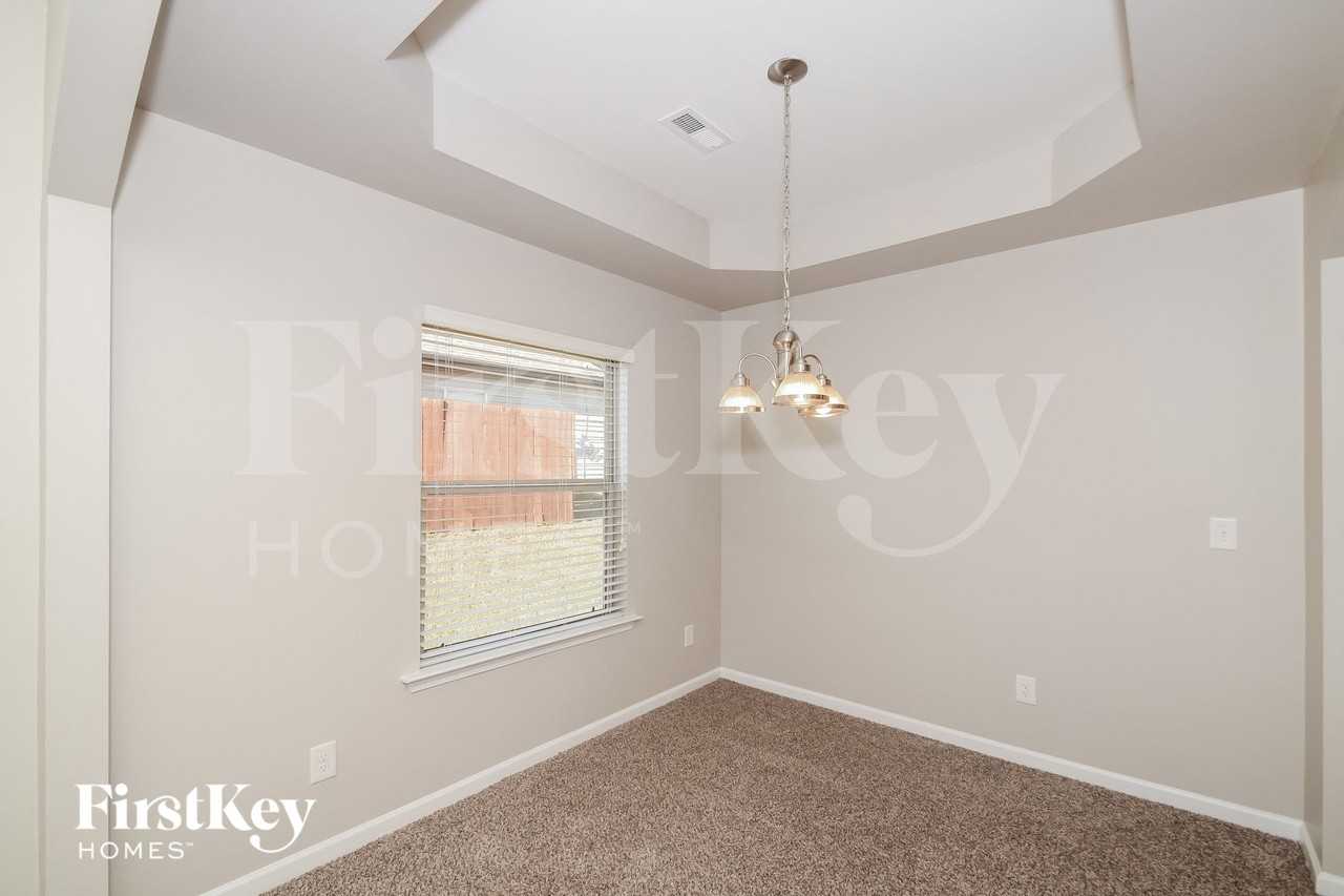 308 Polo Ct - Photo 4 of 15