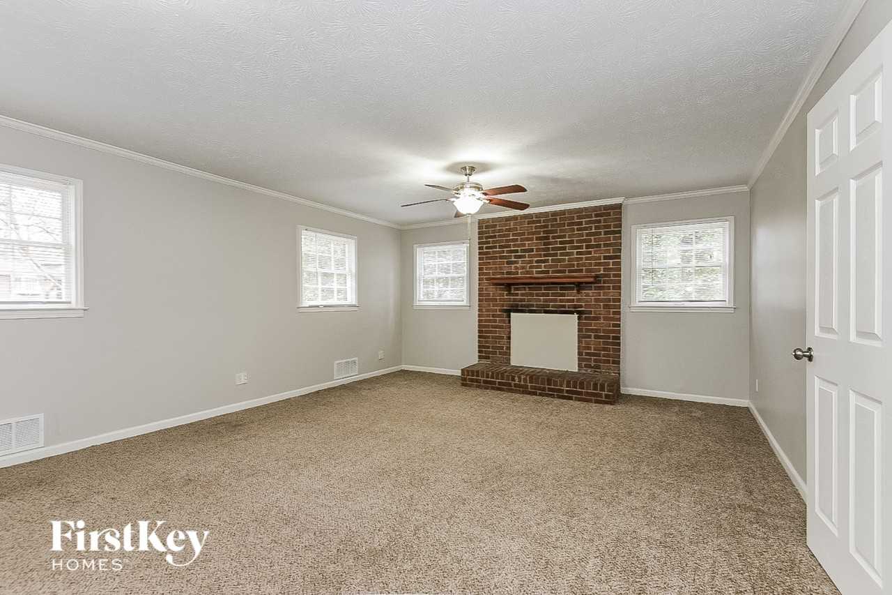 2661 Oxbow Way Sw - Photo 2 of 15