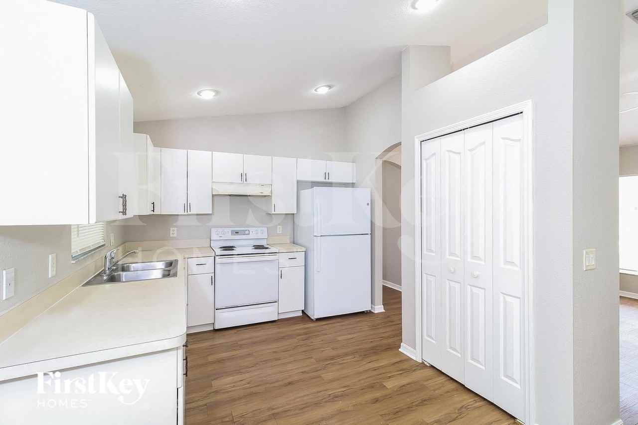 2486 Malibu Ln - Photo 5 of 16