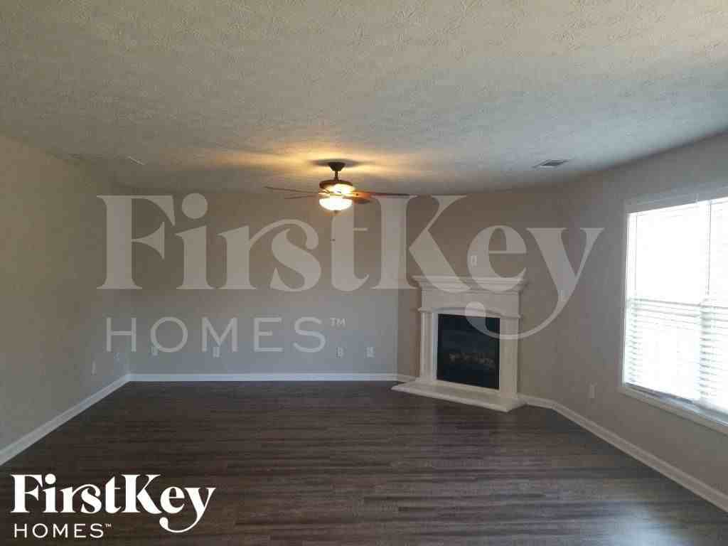 2133 Grant Ave - Photo 2 of 19