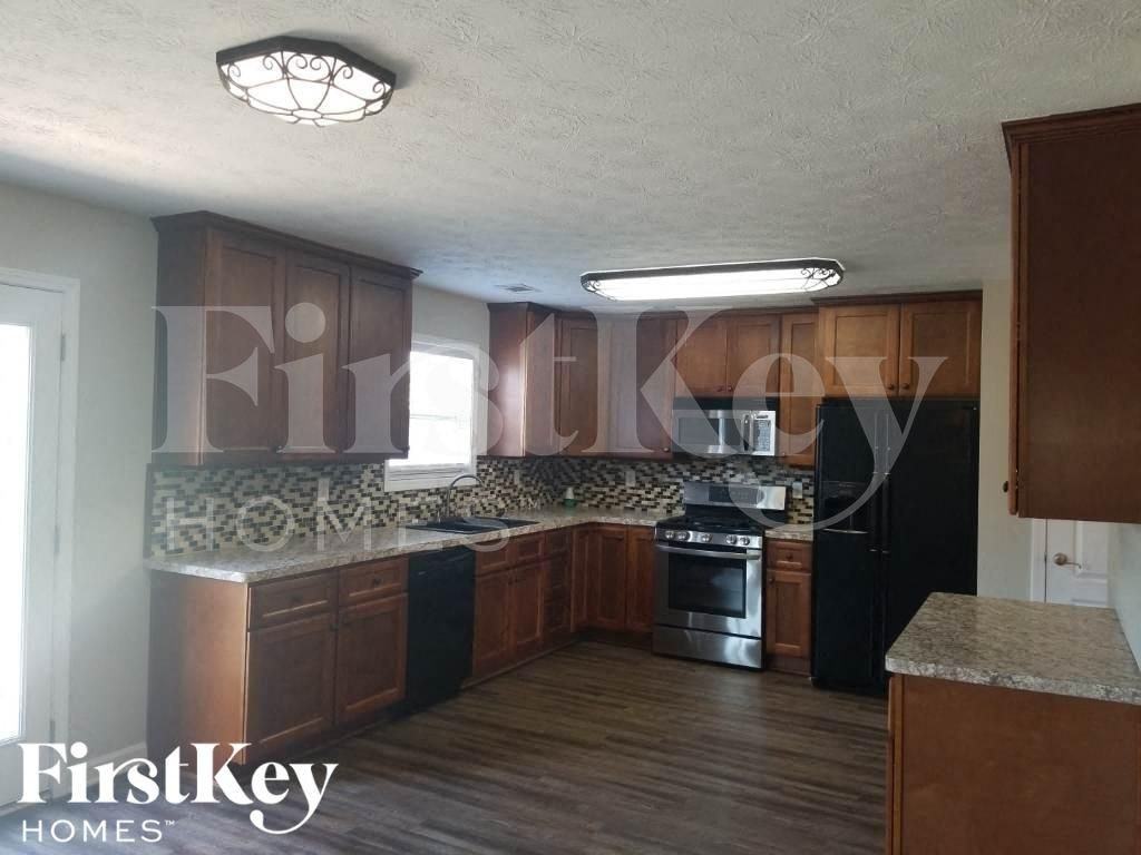 2133 Grant Ave - Photo 6 of 19