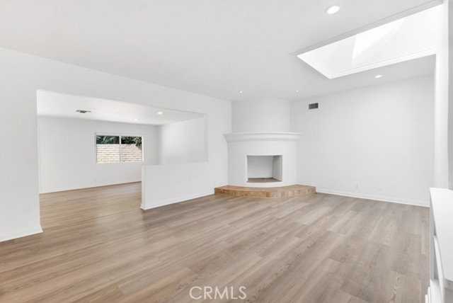 20540 Keswick St - Photo 5 of 8