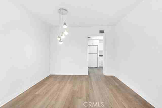 20540 Keswick St - Photo 7 of 8