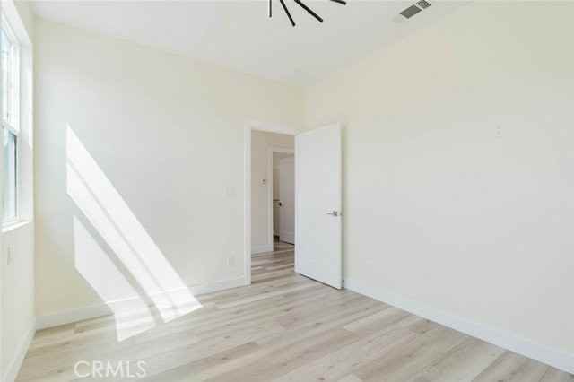 10405 Ruffner Ave - Photo 5 of 8