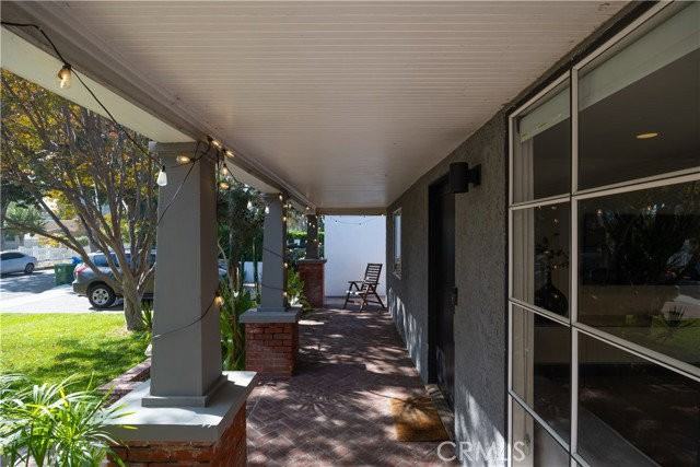 11049 Blix St - Photo 3 of 8