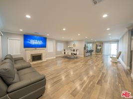 featured image of 7001 Mammoth Ave