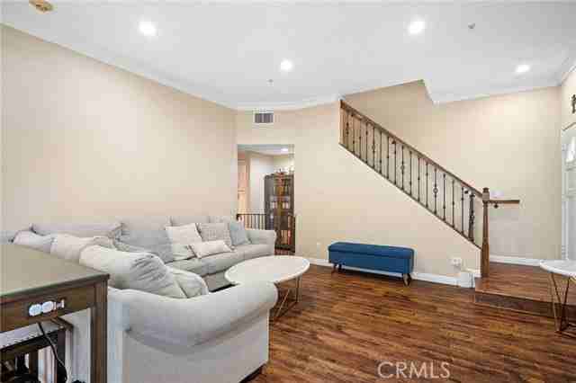 335 Concord St #D - Photo 5 of 8