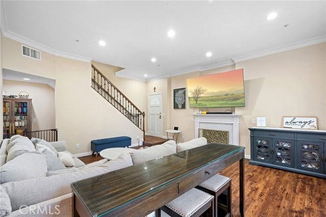 335 Concord St #D - Photo 6 of 8