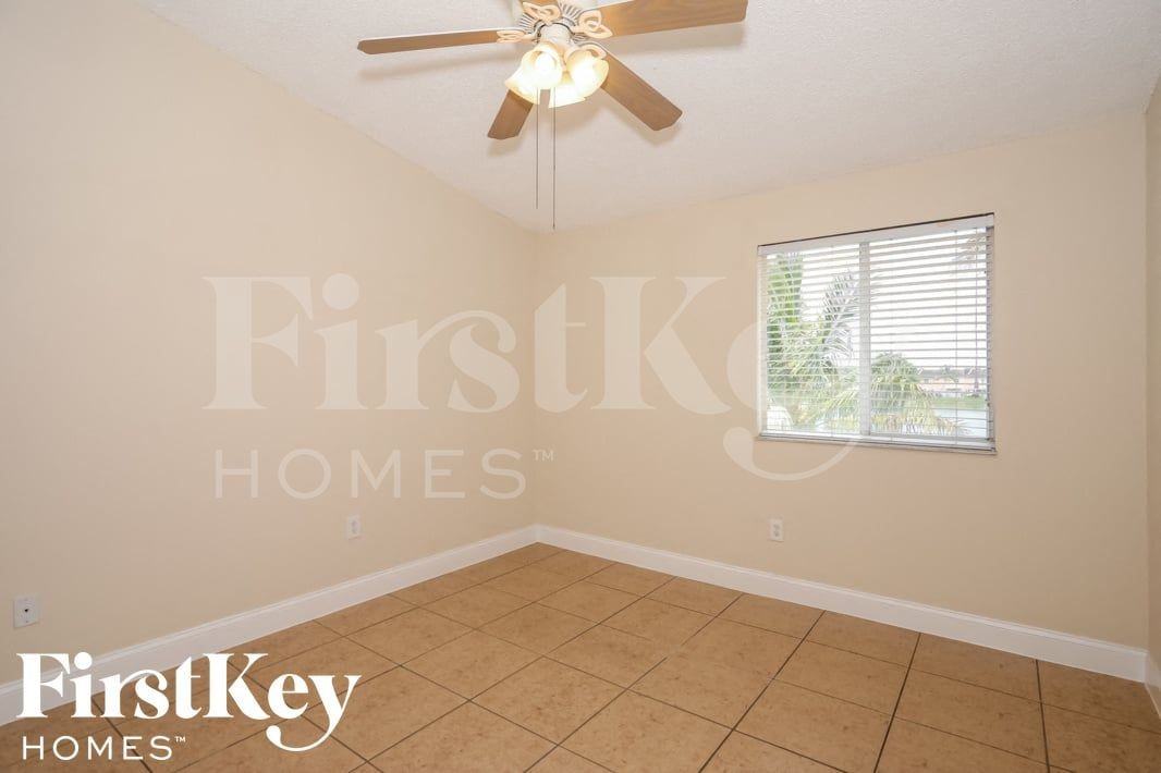 17755 Swcourt - Photo 6 of 14
