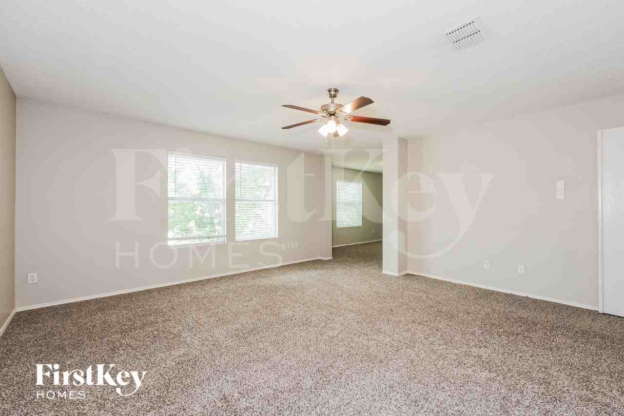 1273 Longleaf Dr - Photo 5 of 16