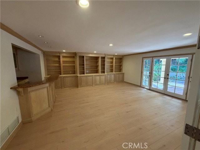 16545 Park Lane Cir - Photo 3 of 7