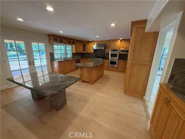 16545 Park Lane Cir - Photo 6 of 7