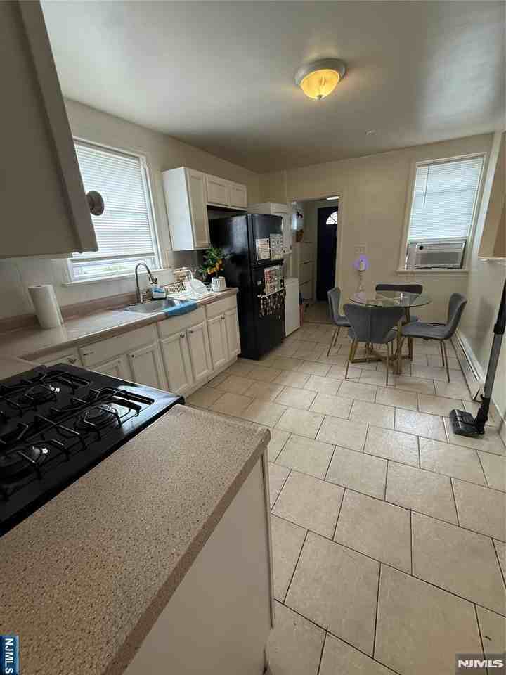 202 Midland Ave - Photo 6 of 14