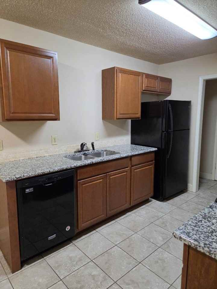 7326 Ne Loop 820 - Photo 2 of 12