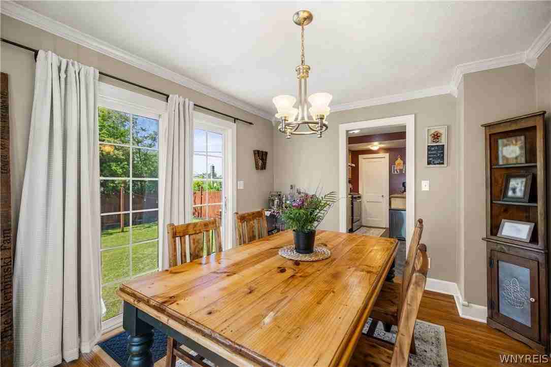 190 Springville Ave - Photo 7 of 28