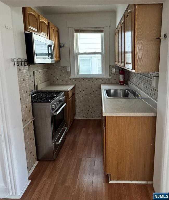365 Harding Ave - Photo 4 of 6
