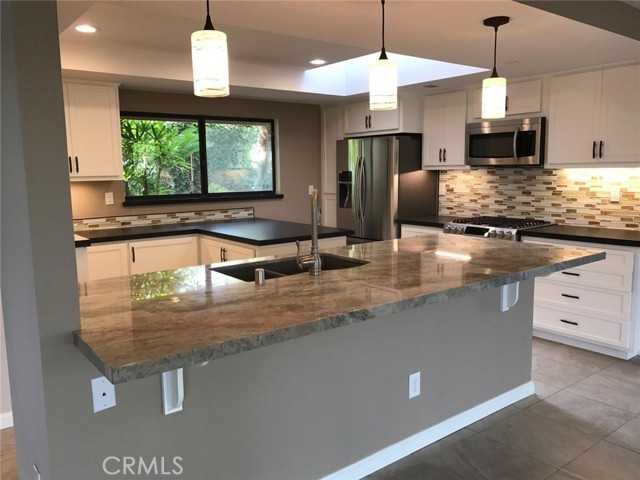 303 La Rambla - Photo 3 of 5