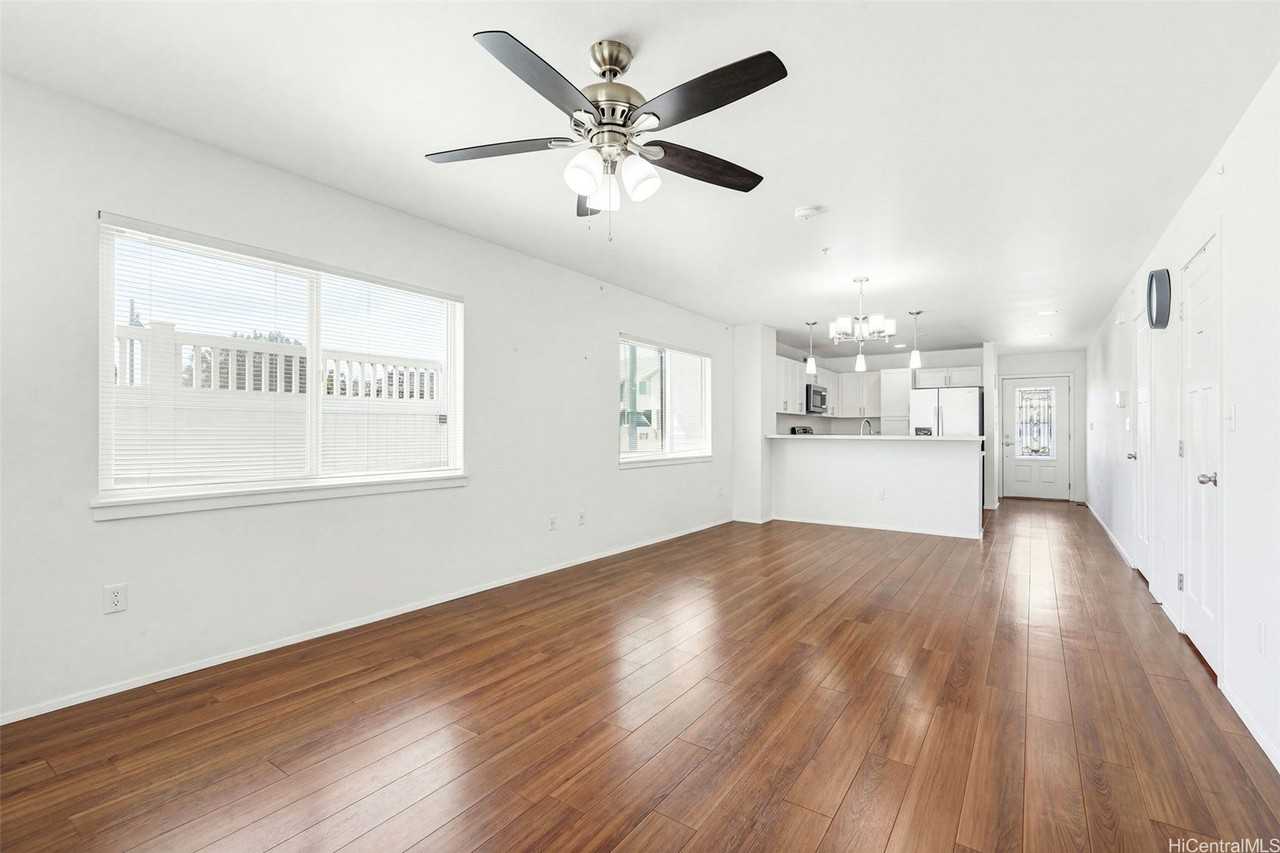 801 Kakala St - Photo 5 of 16
