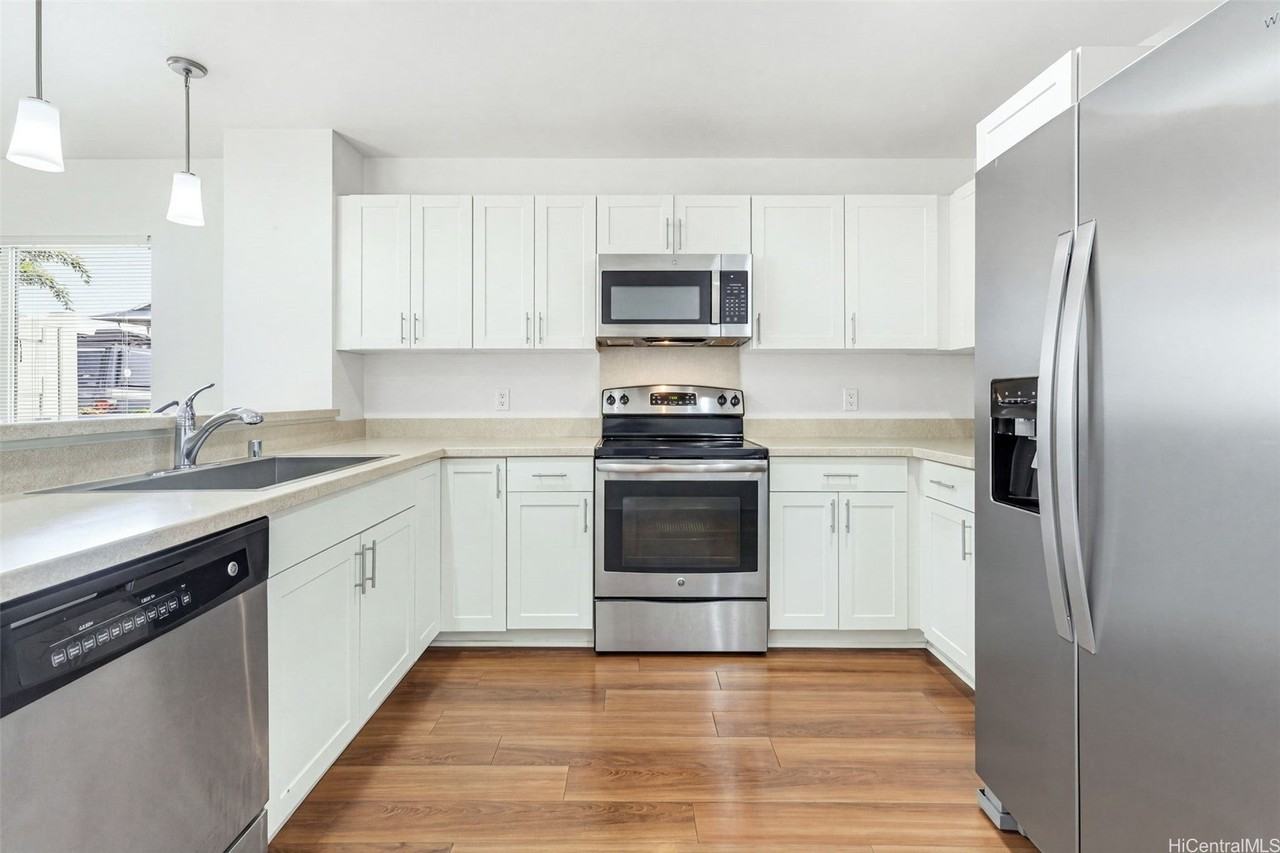 801 Kakala St - Photo 6 of 16