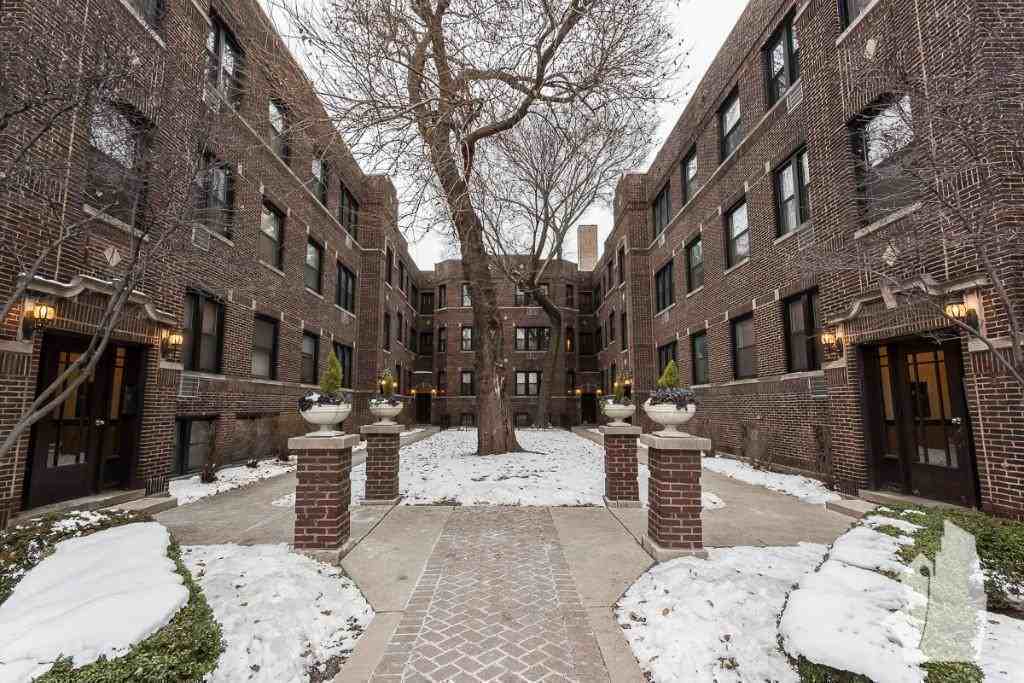 740 W Addison St #744E1