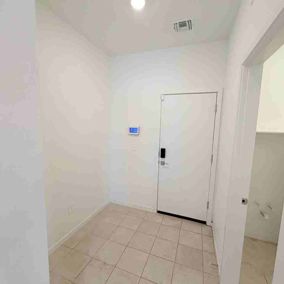 41575 W Saguaro Dr - Photo 3 of 21