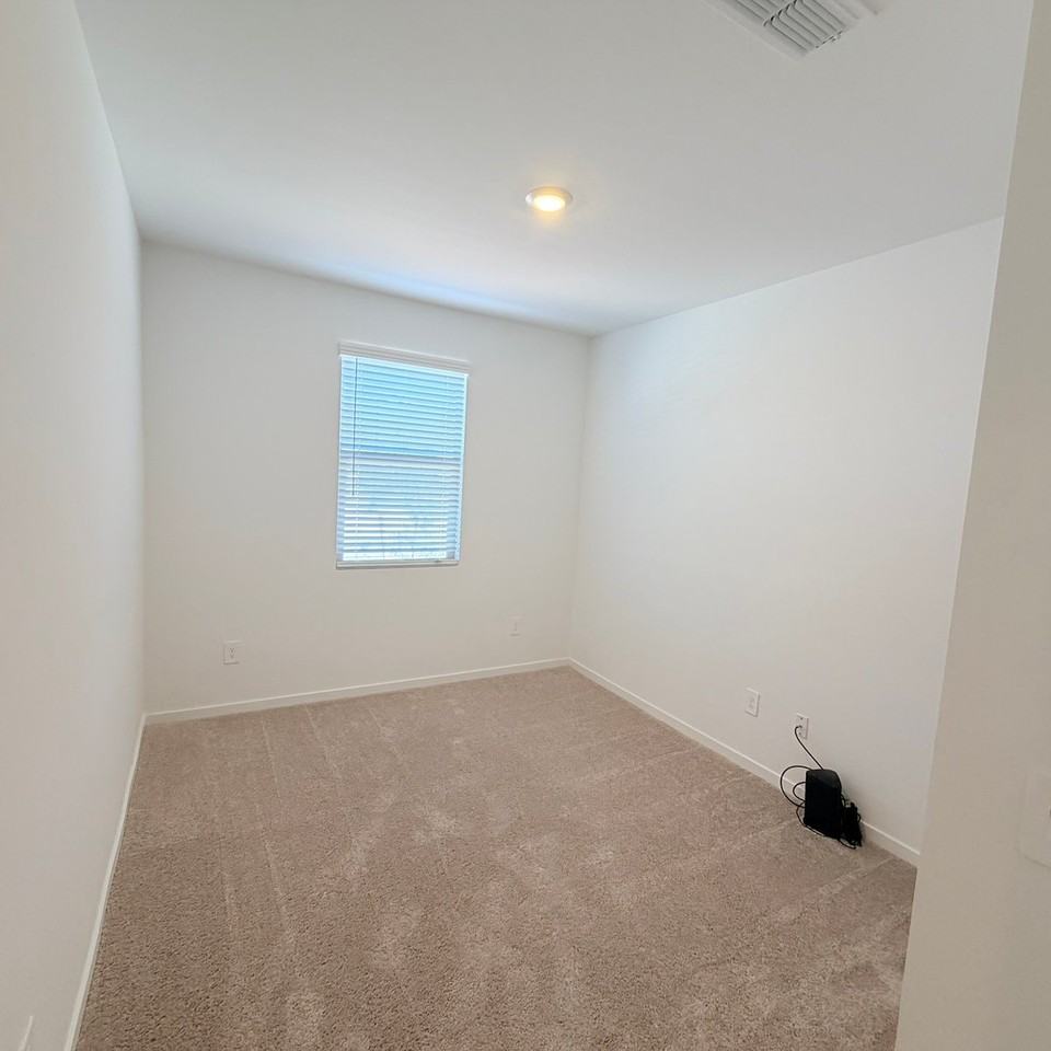 41575 W Saguaro Dr - Photo 4 of 21