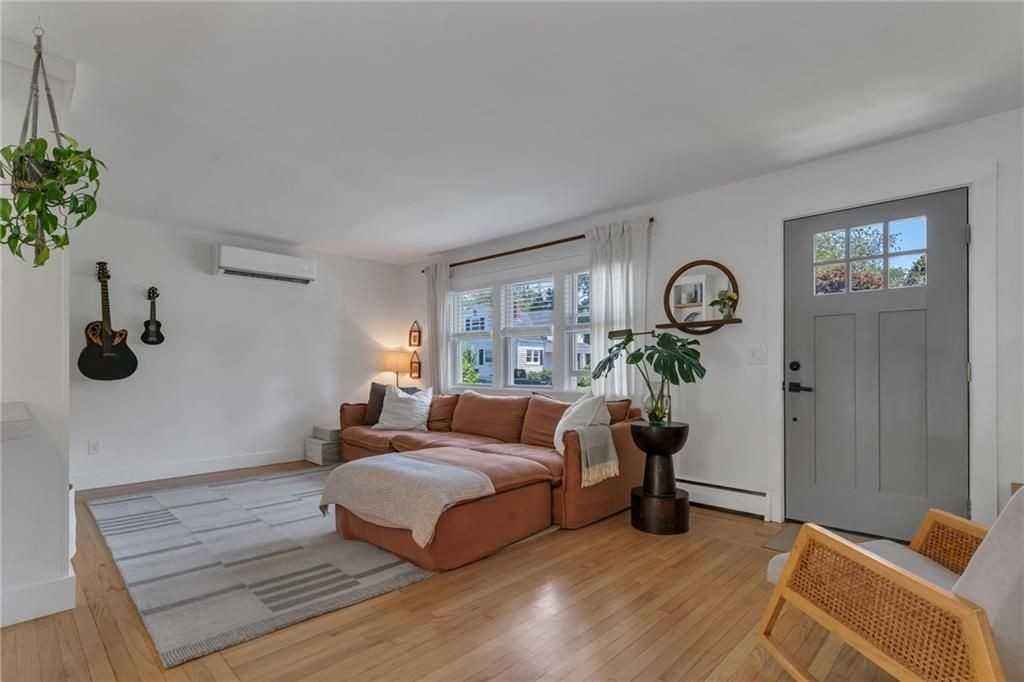 19 Sherwood Rd - Photo 3 of 32