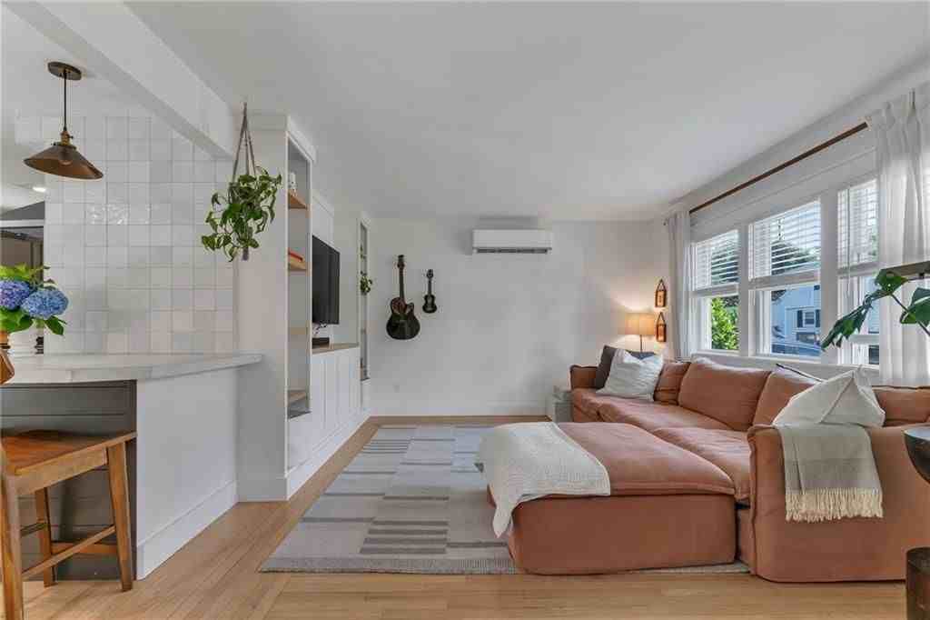19 Sherwood Rd - Photo 6 of 32