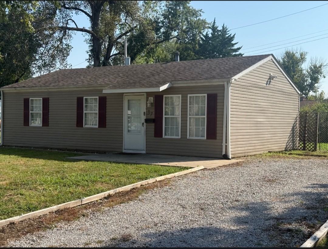 37 Saint Columba Dr - Photo 4 of 7