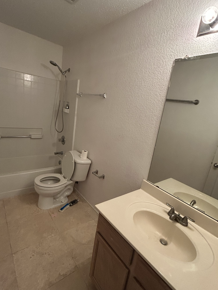 5319 Nueces Ln - Photo 4 of 18