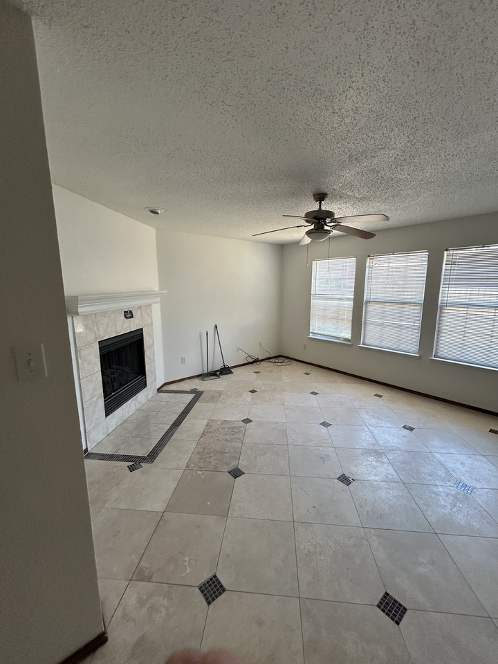 5319 Nueces Ln - Photo 5 of 18