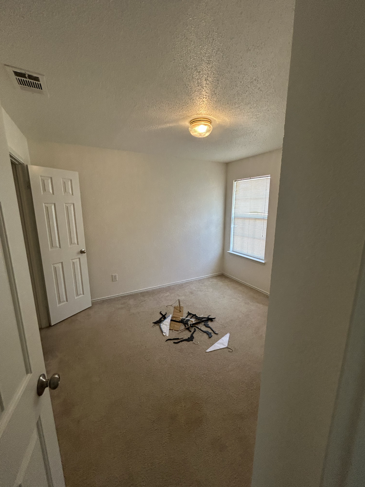 5319 Nueces Ln - Photo 6 of 18