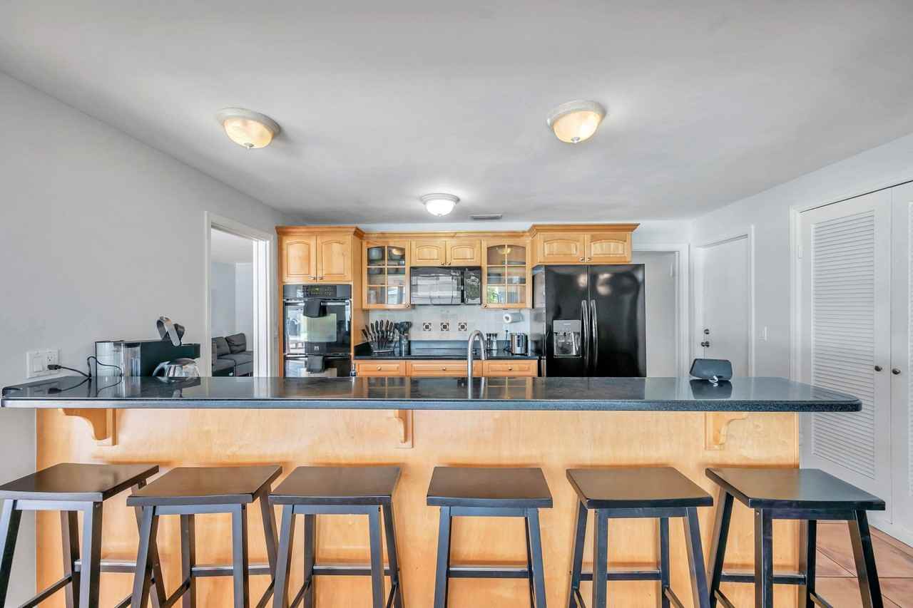 9925 Commodore Dr - Photo 7 of 25