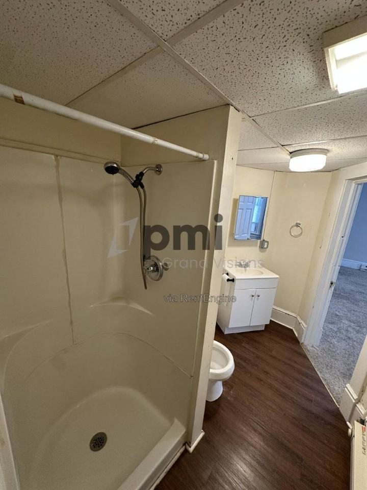 601 1 2 Monroe Ave #5 - Photo 5 of 14