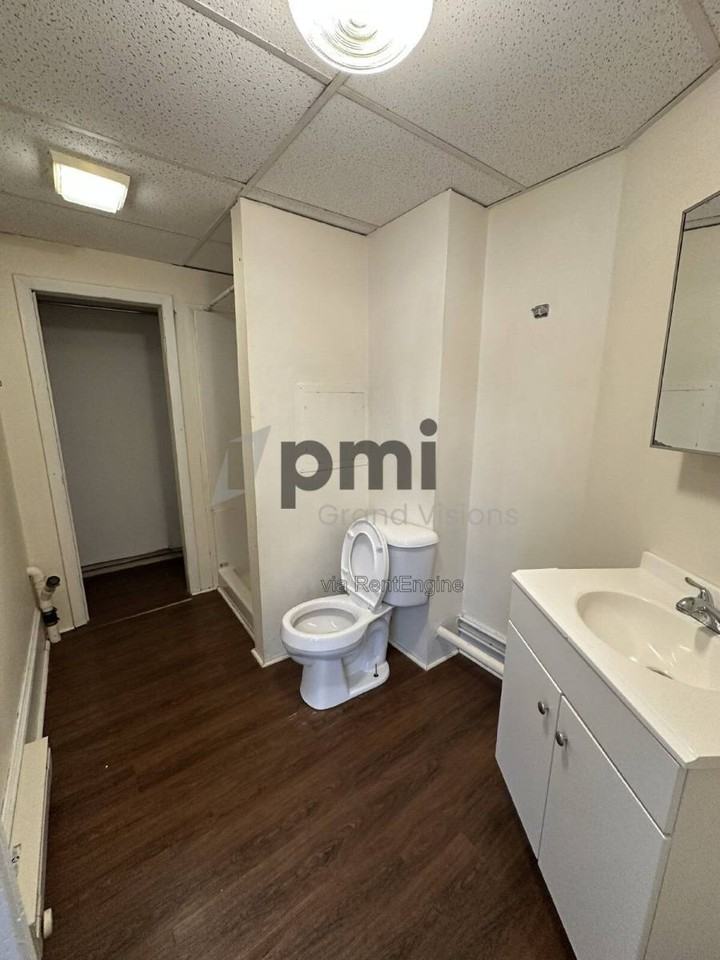 601 1 2 Monroe Ave #5 - Photo 6 of 14