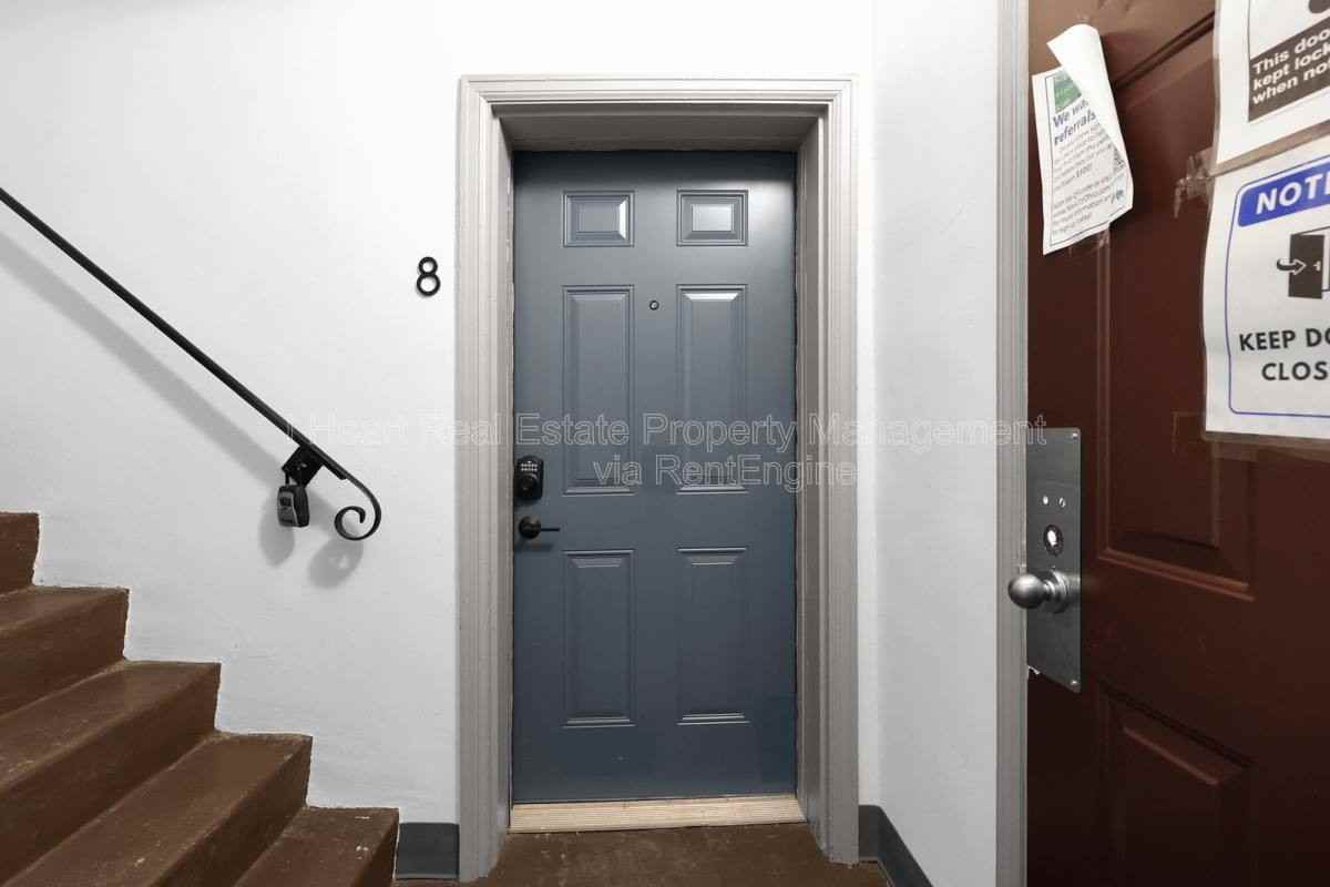 1963 W Broad St #8 - Photo 6 of 10