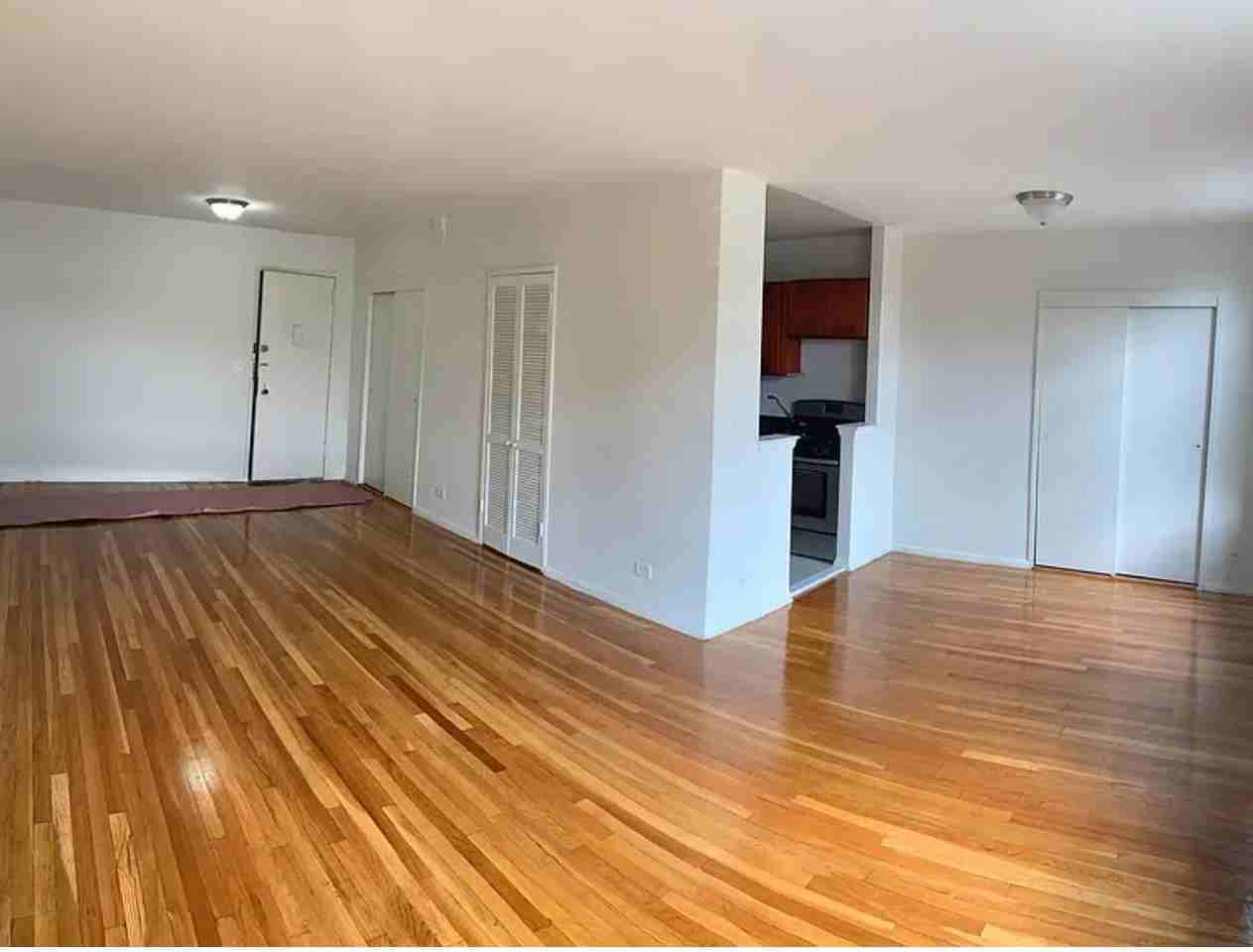 2121 Paulding Ave