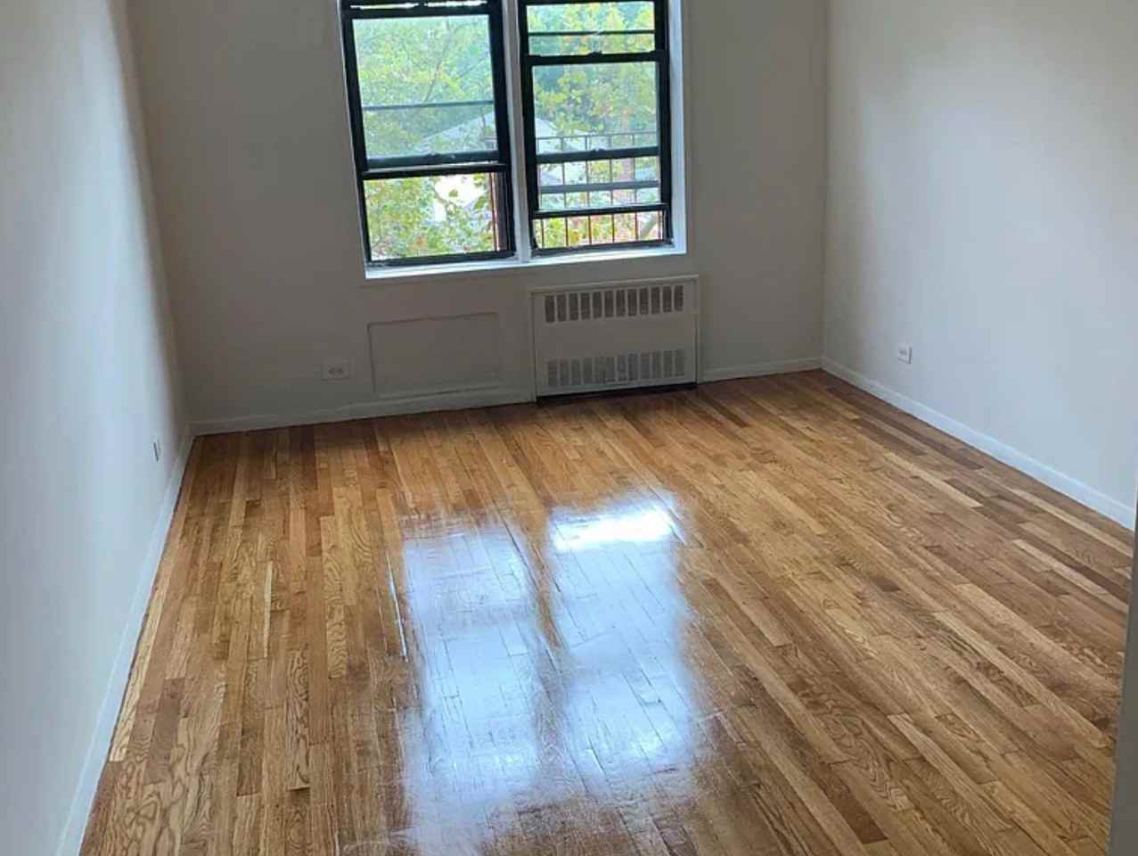 2121 Paulding Ave - Photo 5 of 7