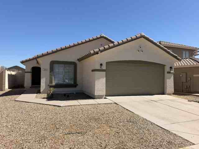 573 S 167th Dr