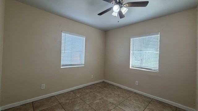1038 N 25th Pl - Photo 5 of 12