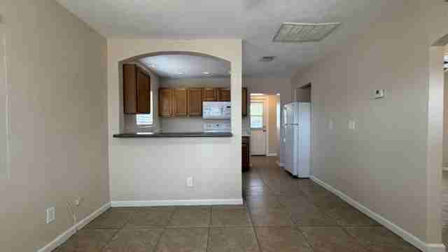 1038 N 25th Pl - Photo 6 of 12