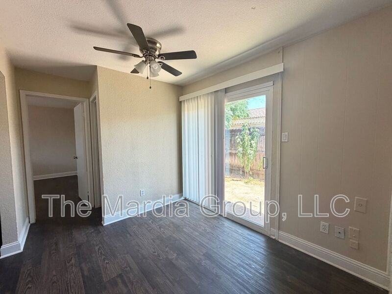 901 Redbird Dr - Photo 5 of 13
