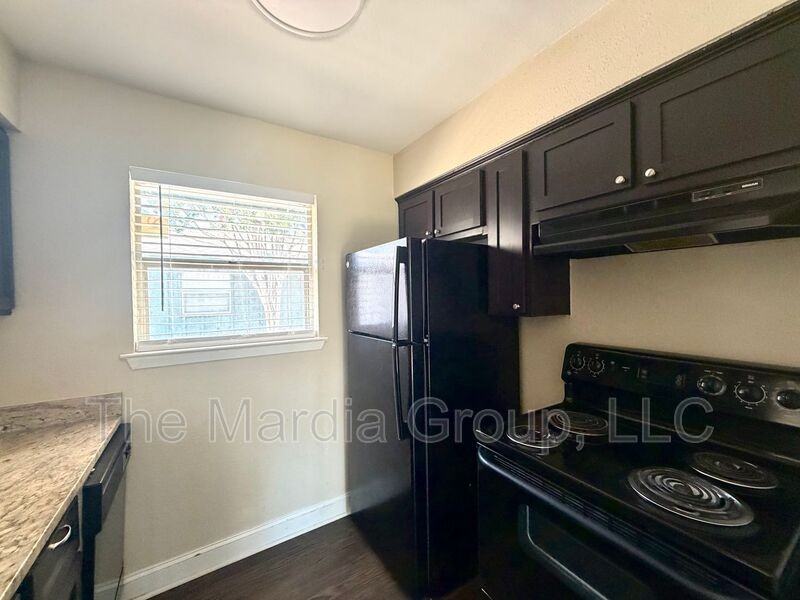 901 Redbird Dr - Photo 7 of 13
