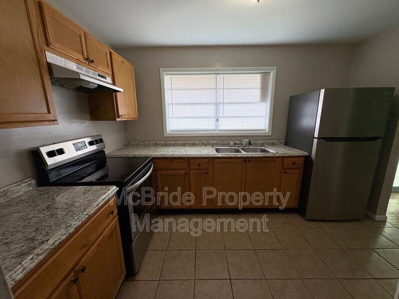 1404 Ranch Dr - Photo 4 of 12