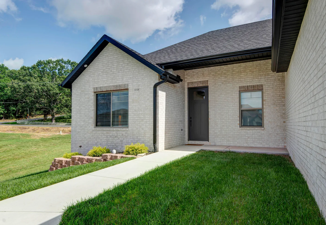 1539 W Gaslight Dr #NA - Photo 2 of 20