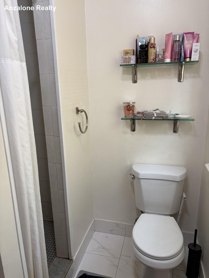 6 Malden St #2