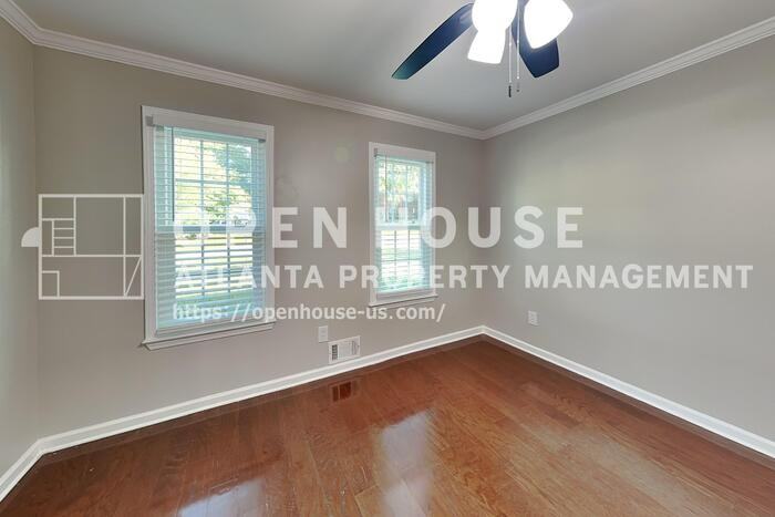 2798 Beddington Way - Photo 6 of 27