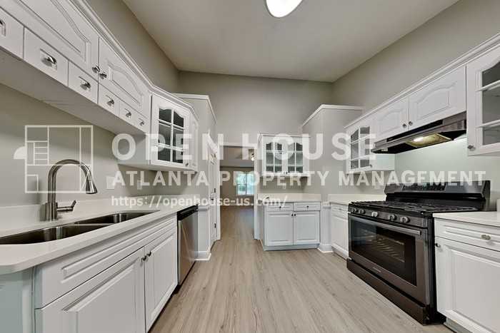 353 Wildwood Ct - Photo 6 of 25