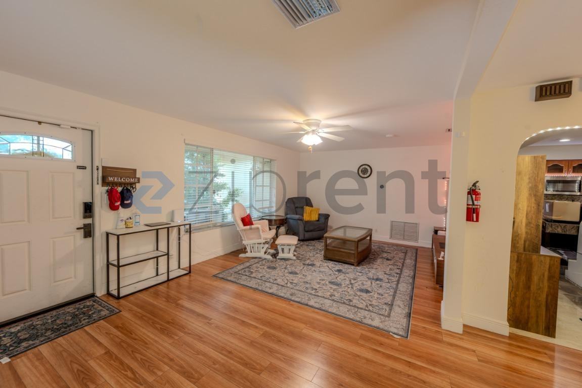 5861 Nw 18th Ct - Photo 5 of 23