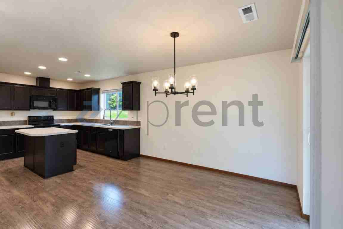 1821 73rd Ave Se - Photo 7 of 21
